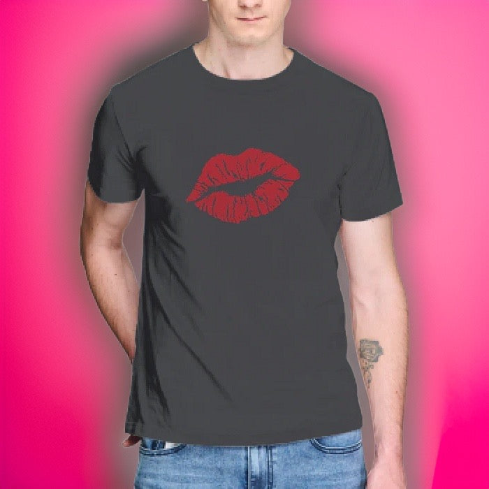 Kiss me 💋 T-shirt!